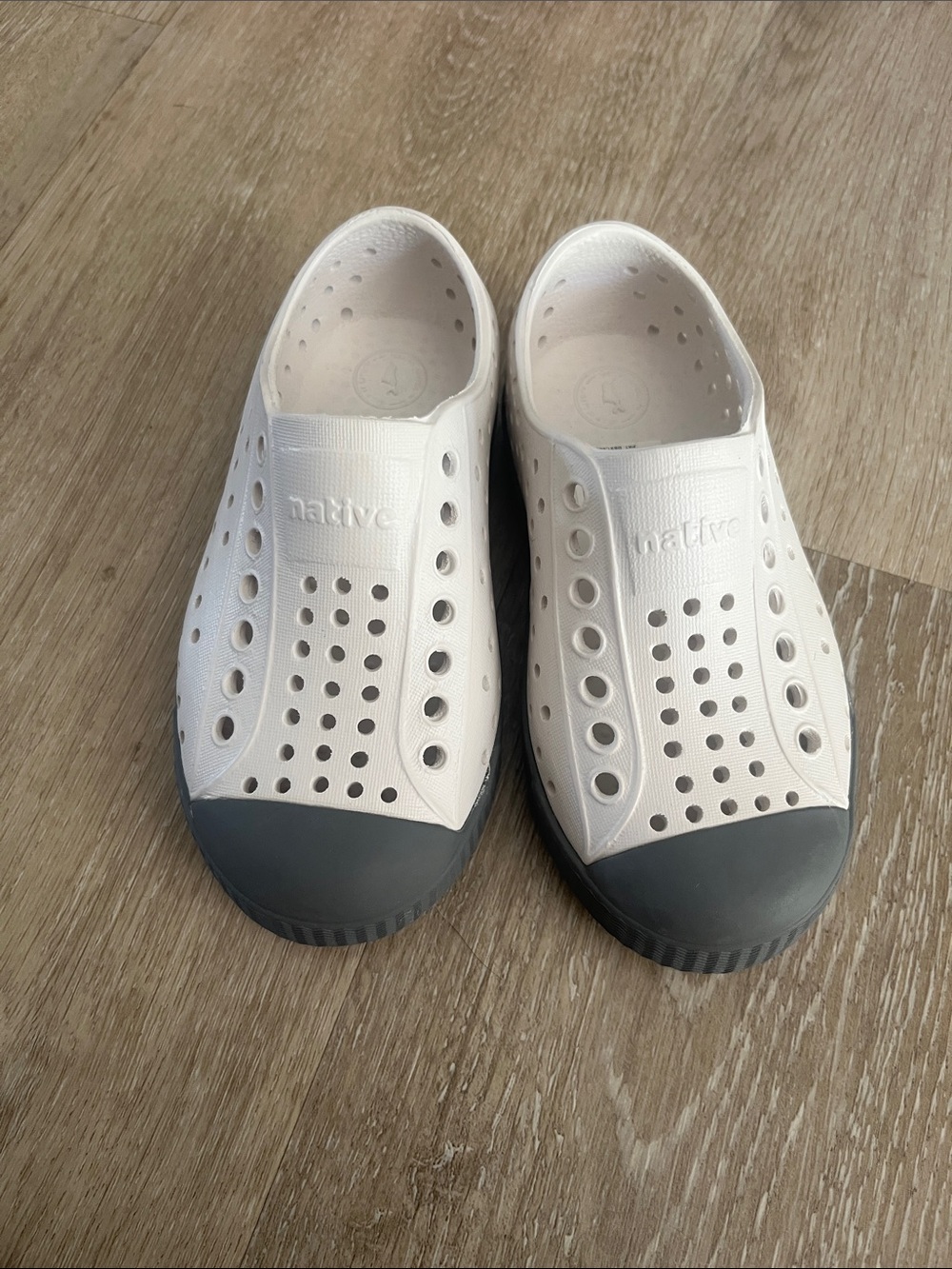 Native Kids White and Gray Water-Friendly Jefferson Slip-Ons